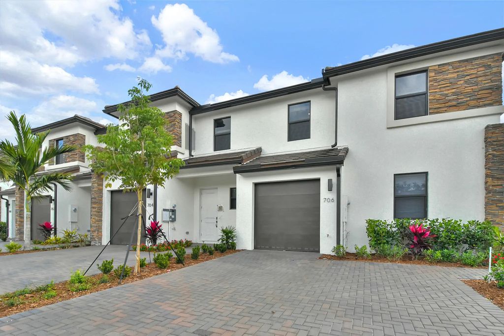 708 Del Vista Road, Pompano Beach