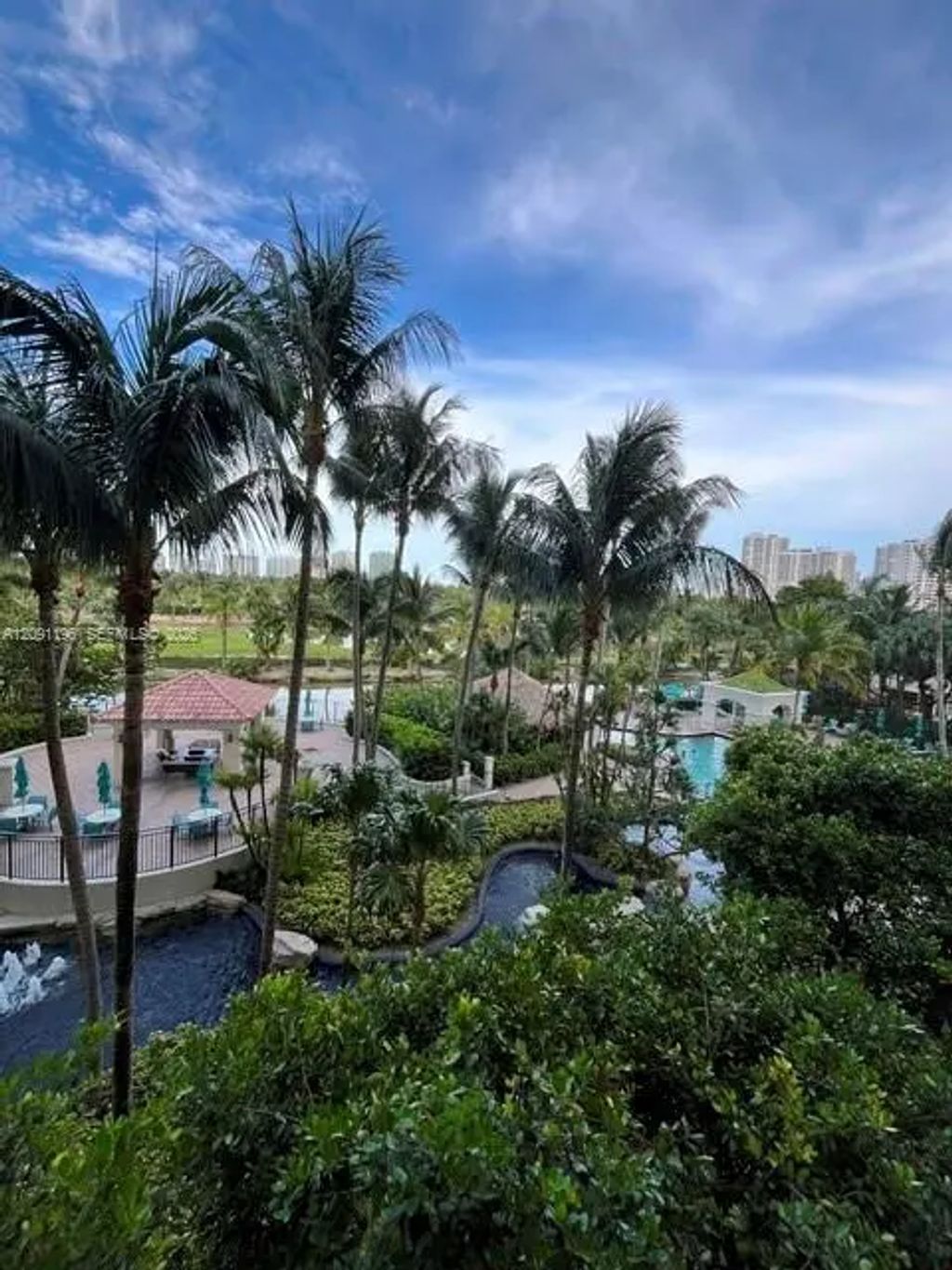 19501 W Country Club Drive #302, Aventura