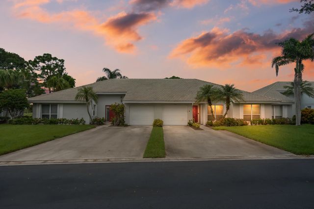 2696 Sw Westlake Circle, Palm City