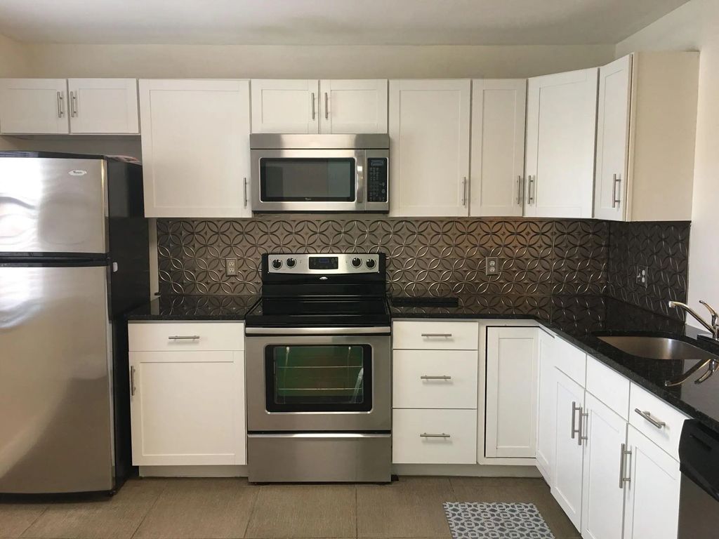 2007 W Lakeview Drive W, Royal Palm Beach