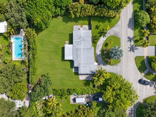 4 of 30 - 9401 Sw 82nd Avenue, Miami, FL