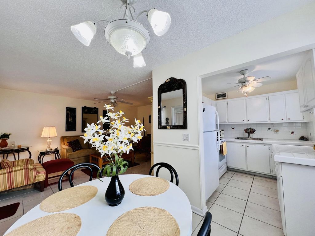 173 Dorchester H #173, West Palm Beach