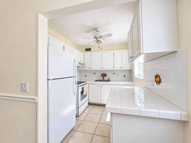 5 of 21 - 173 Dorchester H #173, West Palm Beach, FL