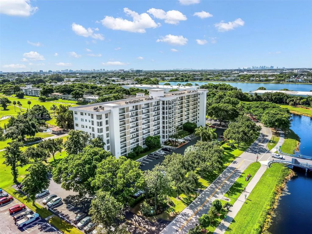 3300 N Palm Aire Drive #910, Pompano Beach