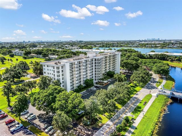 3300 N Palm Aire Drive #910, Pompano Beach