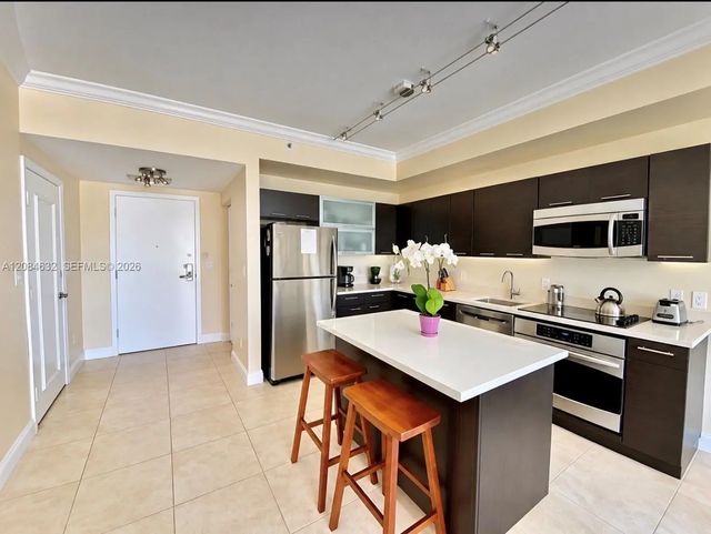 5 of 17 - 90 Sw 3rd Street #1403, Miami, FL