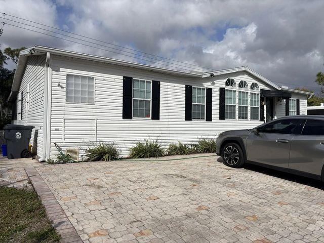3 of 54 - 4361 1st Court, Lantana, FL