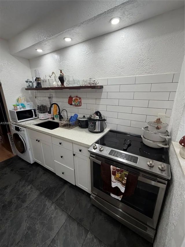 3 of 14 - 3570 Sw 9th Terrace #9b, Miami, FL