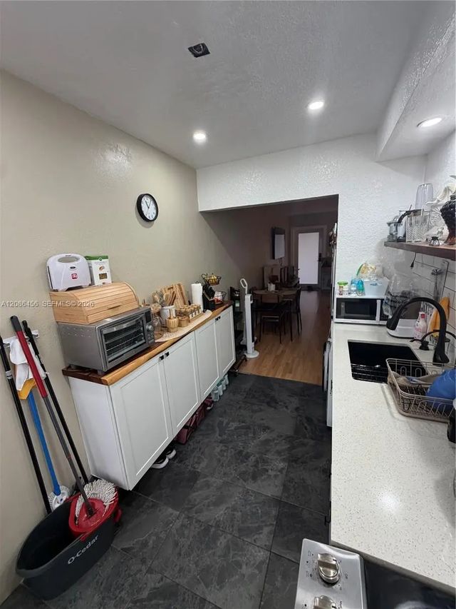 4 of 14 - 3570 Sw 9th Terrace #9b, Miami, FL