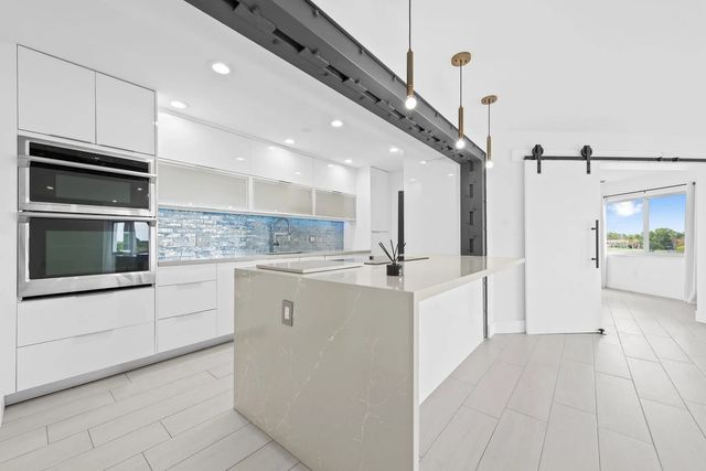 3 of 19 - 877 Ne 195th Street #422, Miami, FL