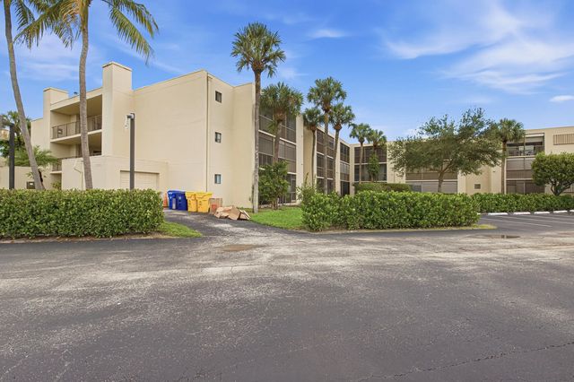 3 of 34 - 5340 Las Verdes Circle #202, Delray Beach, FL