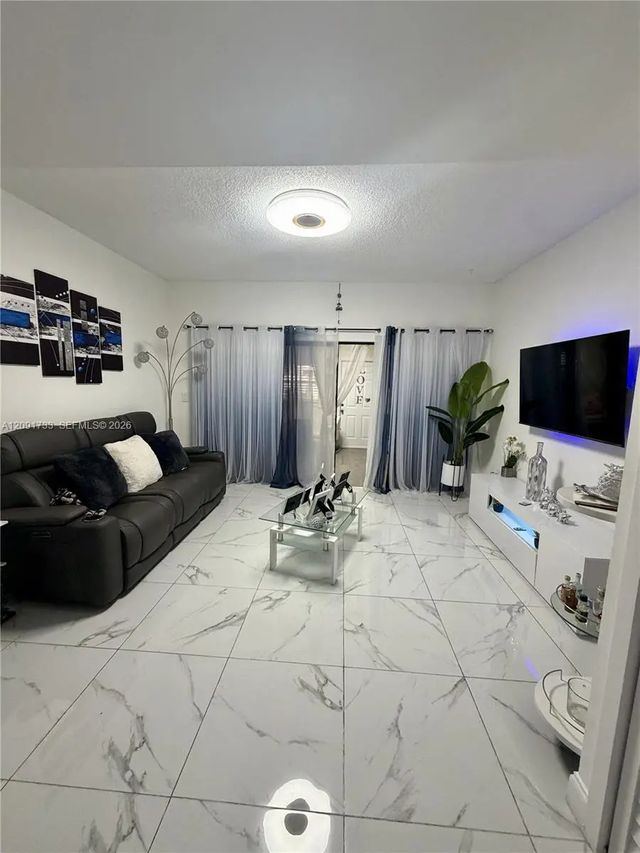 270 Nw 71st Avenue #4, Miami