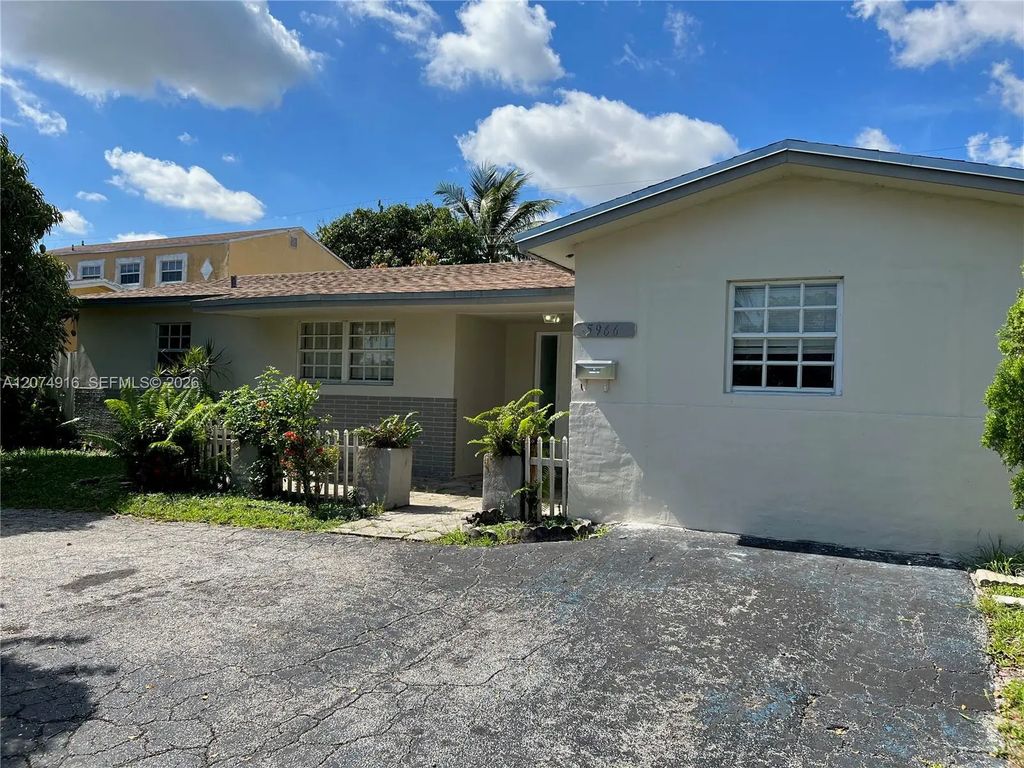 5966 Nw 15th Court, Sunrise