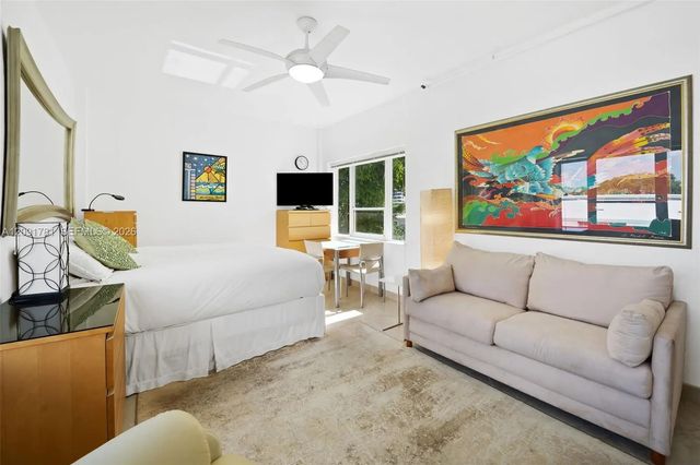5 of 18 - 255 W 24th Street #330, Miami Beach, FL