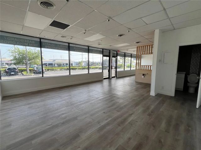 5 of 14 - 70-80 E Oakland Park Boulevard #70-80, Wilton Manors, FL