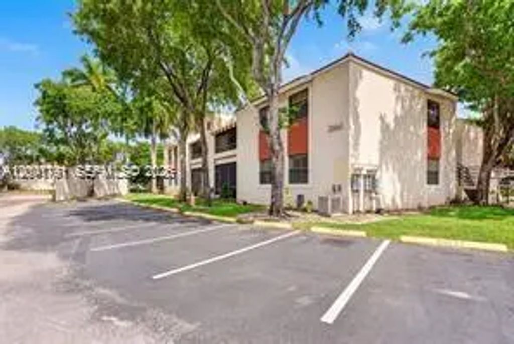 20330 Ne 3rd Court #9, Miami