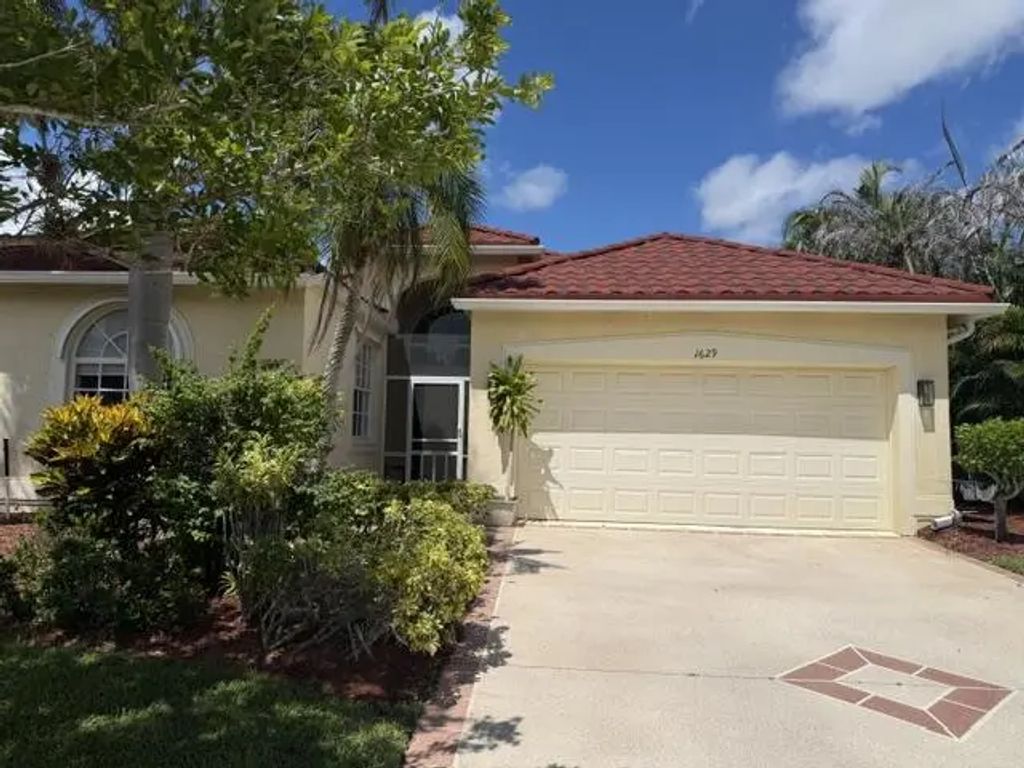 1629 Se Shelburnie Way, Port St. Lucie