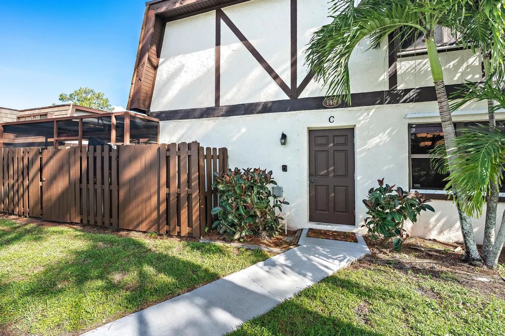 148 Weybridge Circle #c, Royal Palm Beach