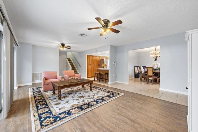 2 of 18 - 148 Weybridge Circle #c, Royal Palm Beach, FL