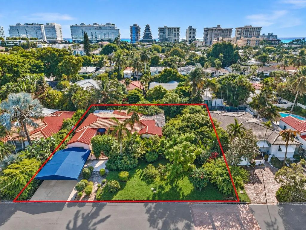 8945 Dickens Avenue, Surfside