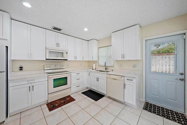 4 of 25 - 7293 Nautica Way, Lake Worth, FL