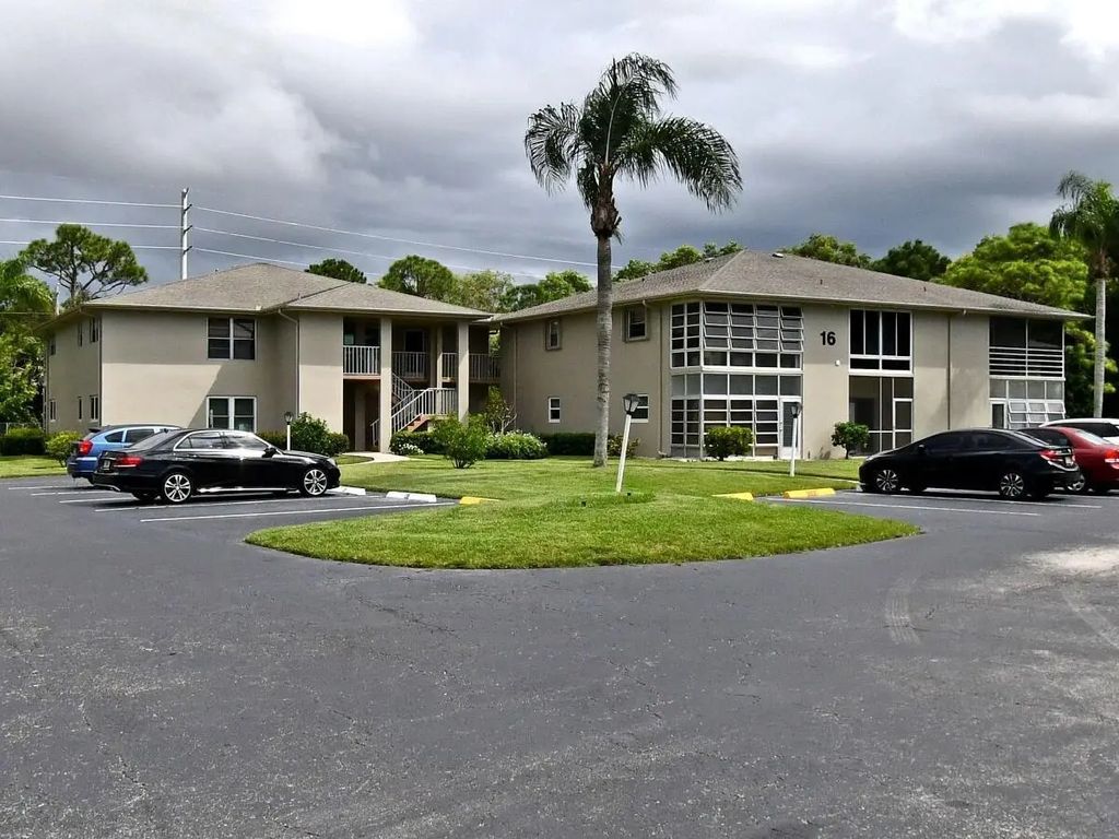 16 Lake Vista Trail #207, Port St. Lucie