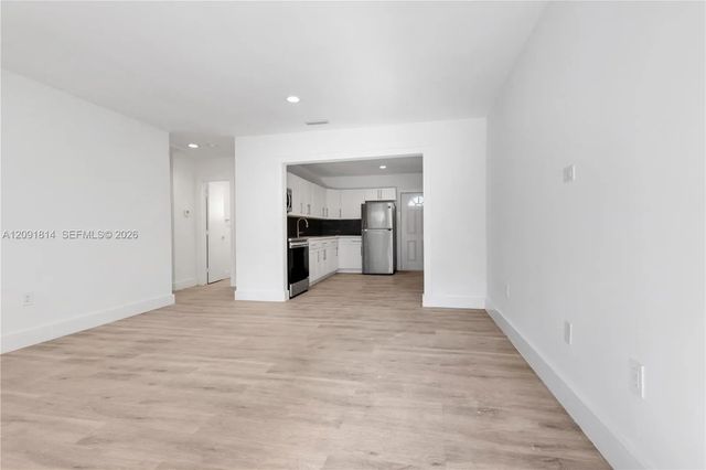 5 of 20 - 2510 Ne 182nd Terrace, North Miami Beach, FL