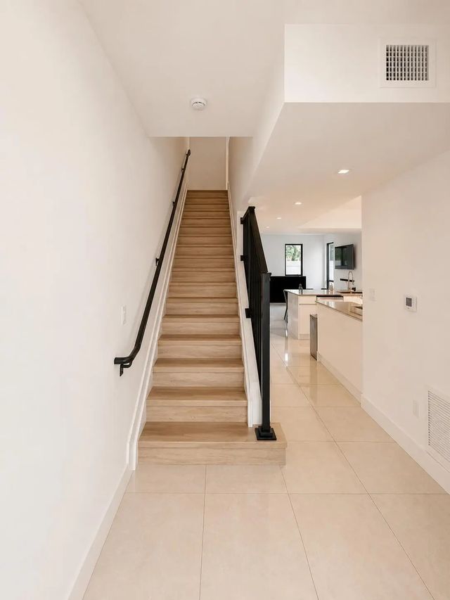 3 of 26 - 5531 W Oak Way, Fort Lauderdale, FL