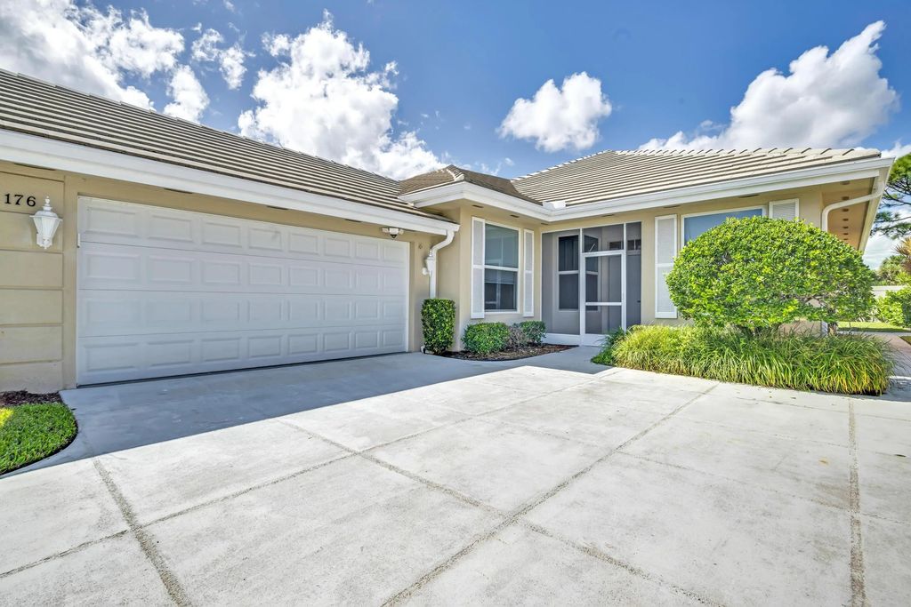 176 Nw Bentley Circle, Port St. Lucie