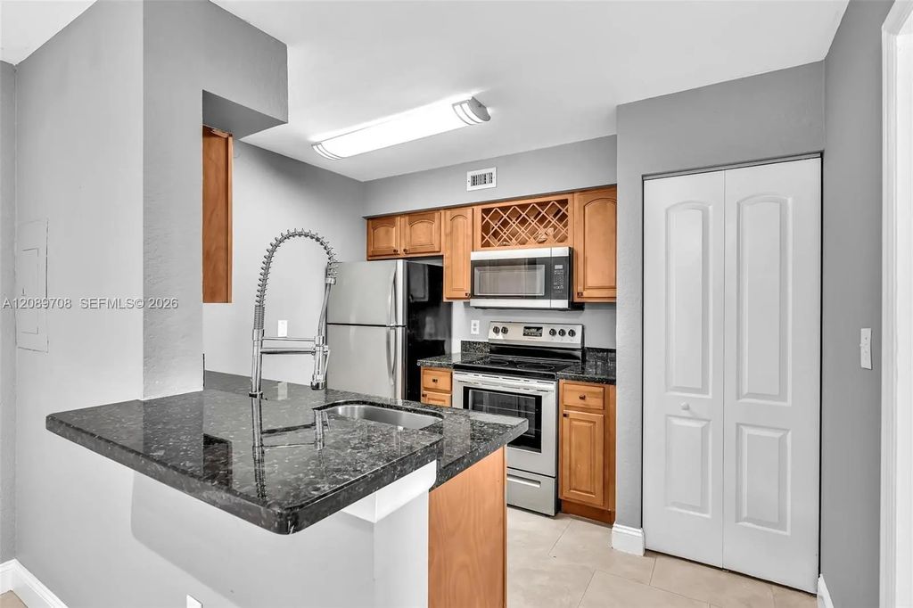 2820 N Oakland Forest Drive #102, Oakland Park