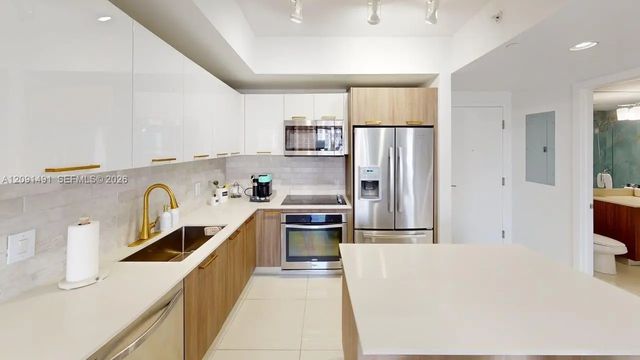 3 of 13 - 5300 Paseo Boulevard #1607, Doral, FL