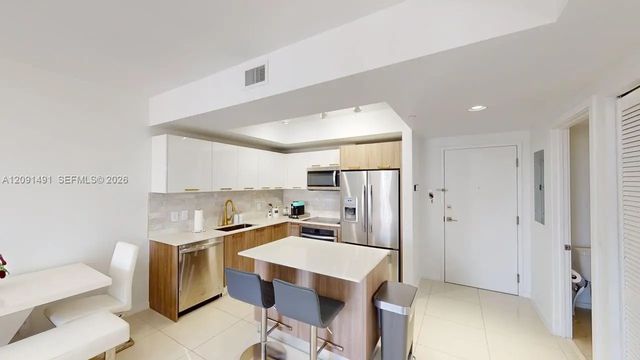5 of 13 - 5300 Paseo Boulevard #1607, Doral, FL