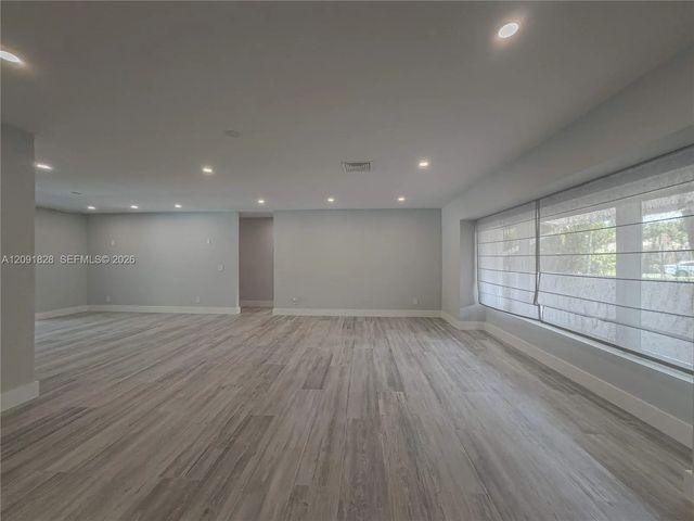 5 of 35 - 20405 Ne 22nd Place, Miami, FL