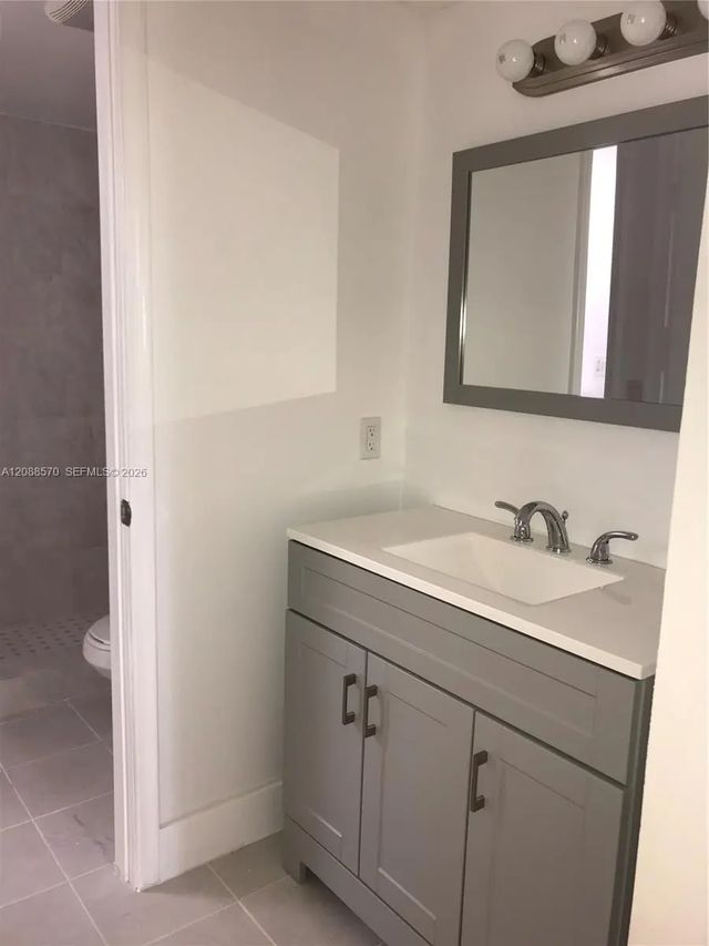 4 of 12 - 666 Nw 114th Avenue #203, Sweetwater, FL