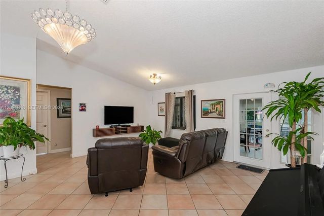 5 of 39 - 7609 Sunflower Drive, Margate, FL