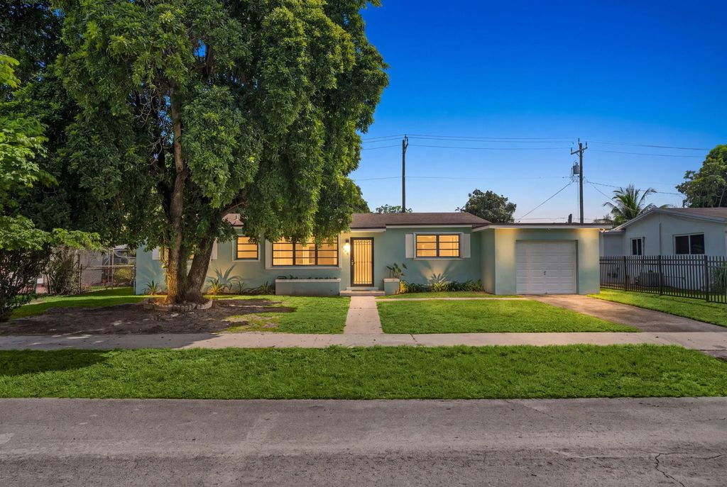 3850 Nw 169th Terrace, Miami Gardens