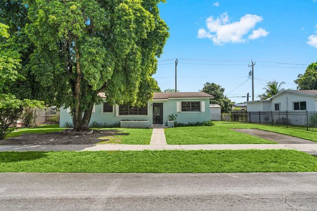 2 of 43 - 3850 Nw 169th Terrace, Miami Gardens, FL