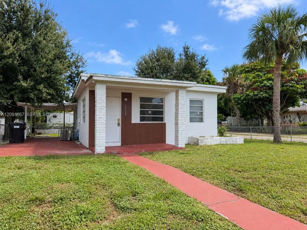 1525 Ne 154th Street #1525, North Miami Beach