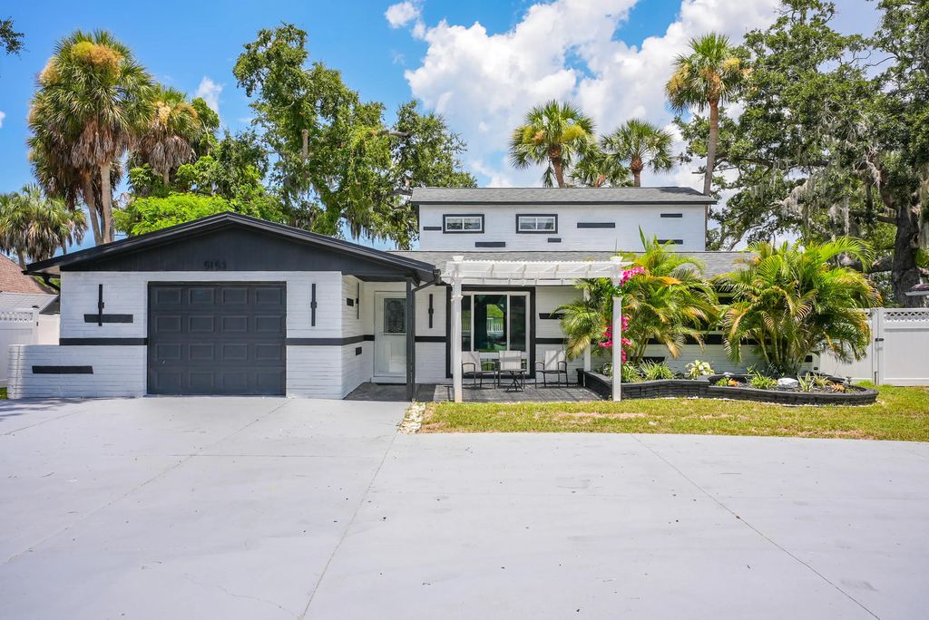 5153 Bay Boulevard, Port Richey