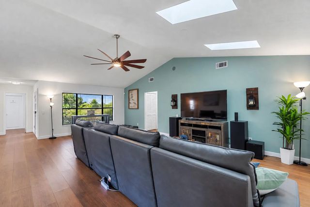 3 of 48 - 330 W Forest Trail, Vero Beach, FL