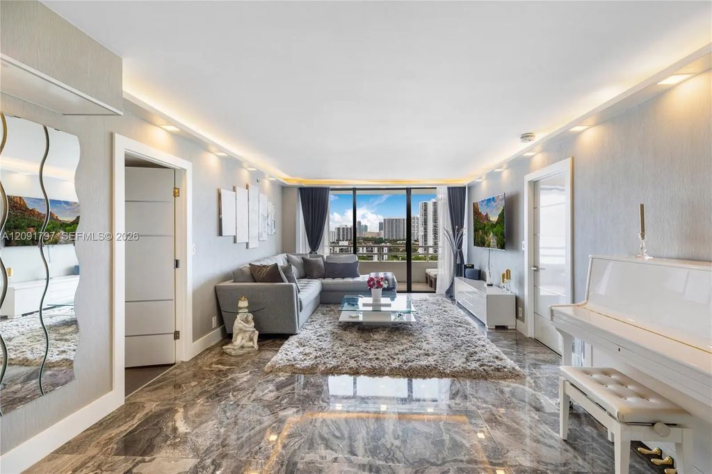 20355 Ne 34th Court #1422, Aventura