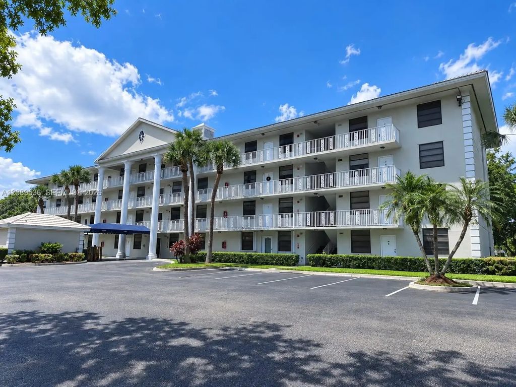 1717 Whitehall Drive #304, Davie