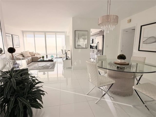 4 of 67 - 1000 W Island Boulevard #1911, Aventura, FL