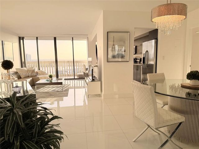5 of 67 - 1000 W Island Boulevard #1911, Aventura, FL