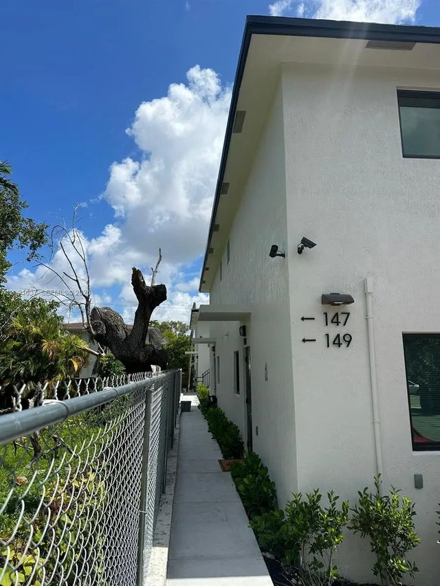 3 of 17 - 147 Nw 61st Street, Miami, FL