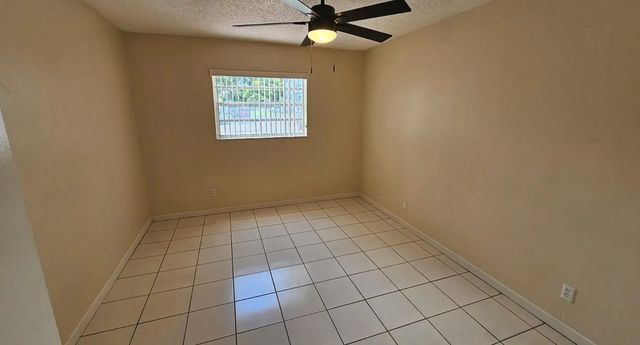 4 of 17 - 4270 Nw 40th Street #104, Lauderdale Lakes, FL