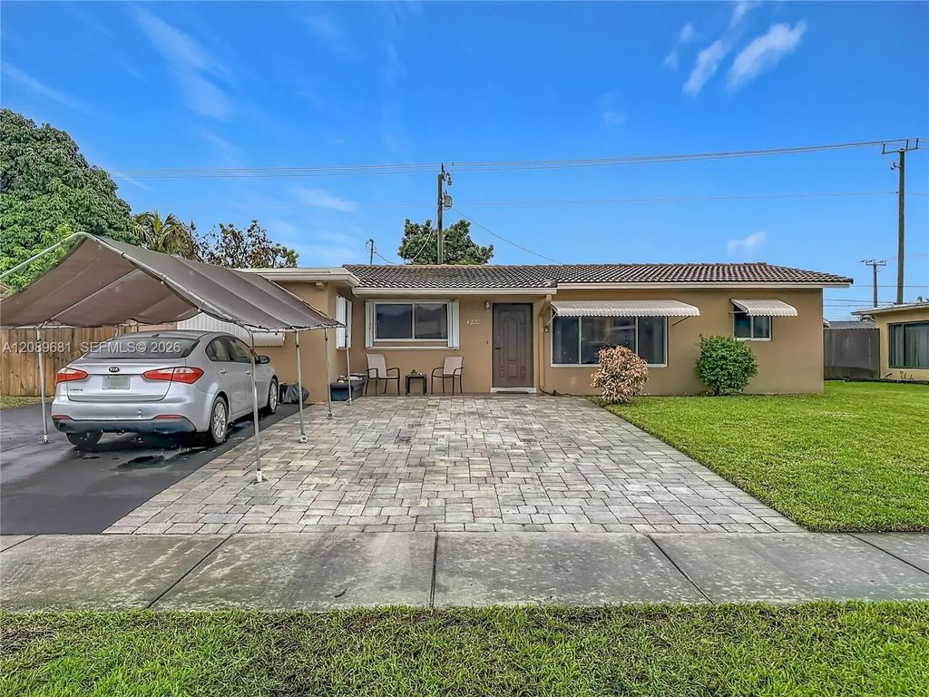 4220 Ne 4th Terrace, Deerfield Beach