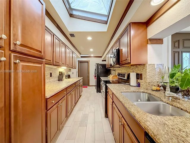 5 of 45 - 4220 Ne 4th Terrace, Deerfield Beach, FL