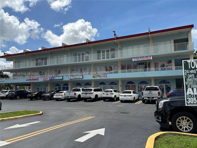 3 of 19 - 8302 Nw 103rd Street, Hialeah Gardens, FL