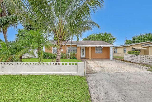 2 of 25 - 1627 4th Court Ne, Boynton Beach, FL